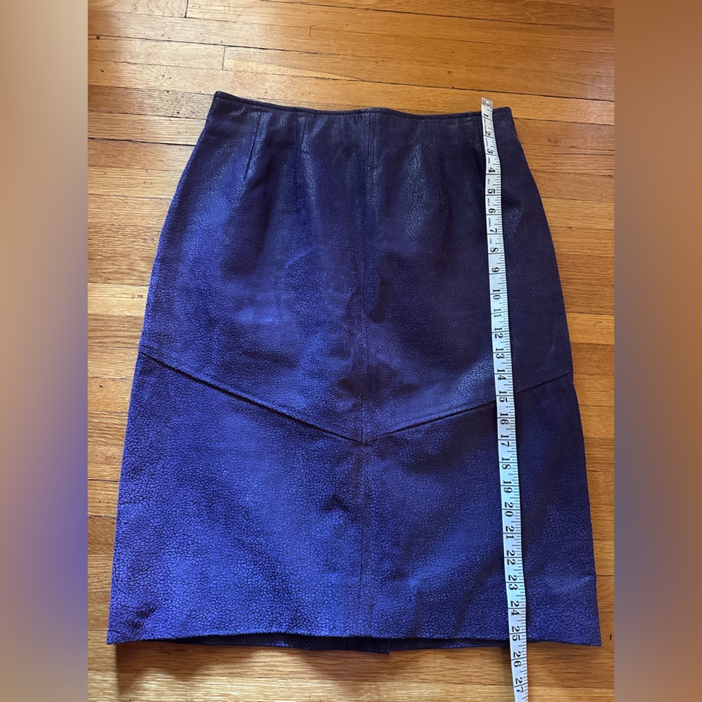 Vintage W by Wilson’s Purple Textured Midi Leather Skirt, Size 14 - Picture 5 of 9